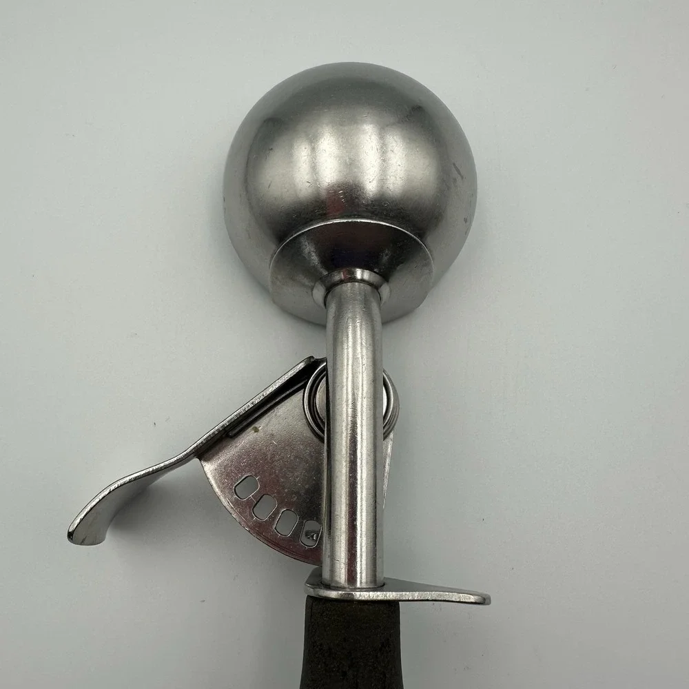 Vintage Hamilton Beach Stainless Ice‎ Cream Scoop with Thumb Release Model 65